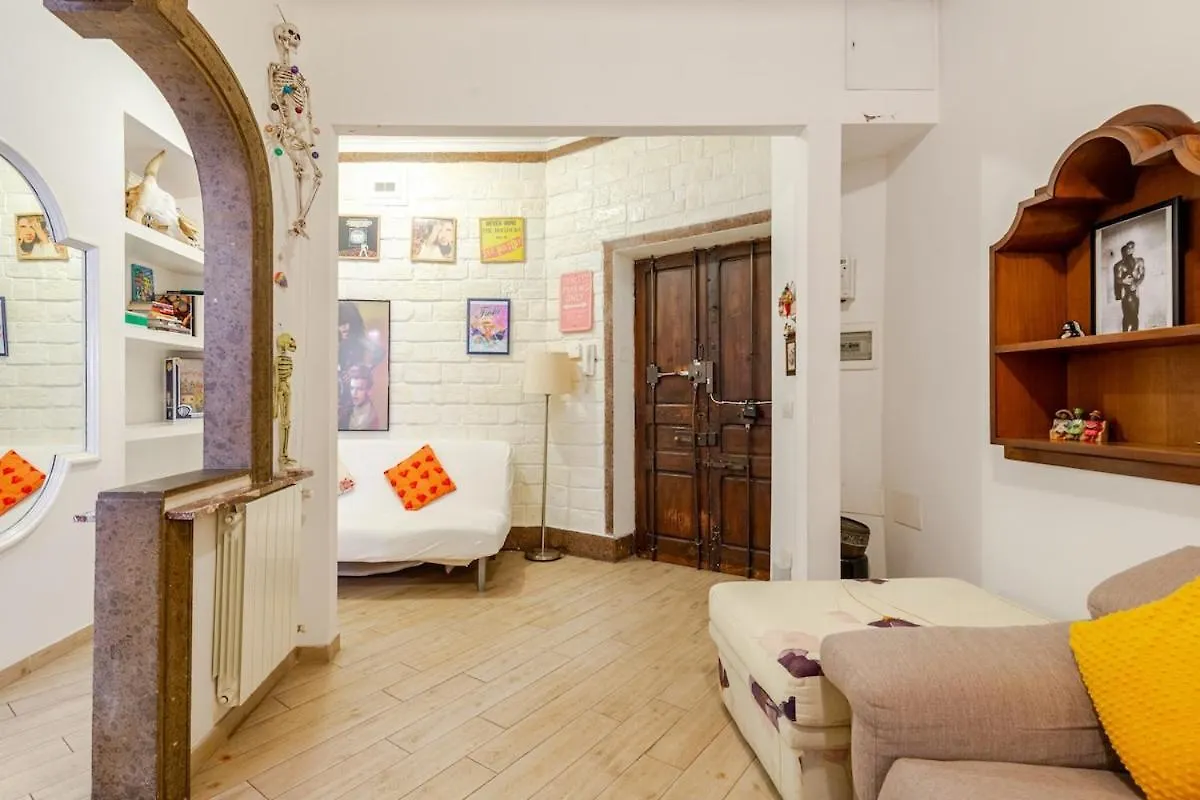 Apartment Artistic Colorful Apart Vatican Museums Rome